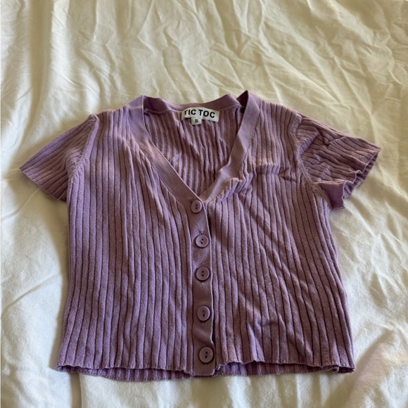 Button cropped top 💜 - Picture 3 of 4